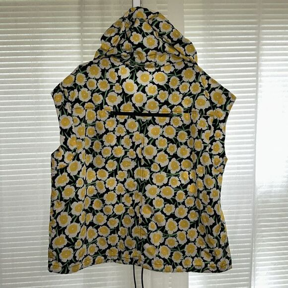 DVF x Target XL Nylon Packable Yellow Poppy Short Sleeve Hooded Utility Vest - Picture 13 of 16